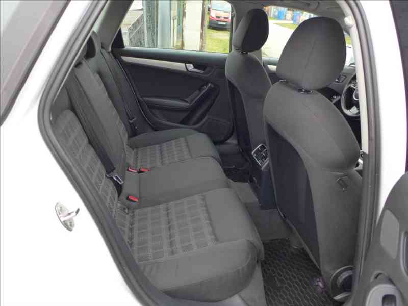 Audi A4 2,0 TDI 140KW, S-LINE, NAVI - foto 9