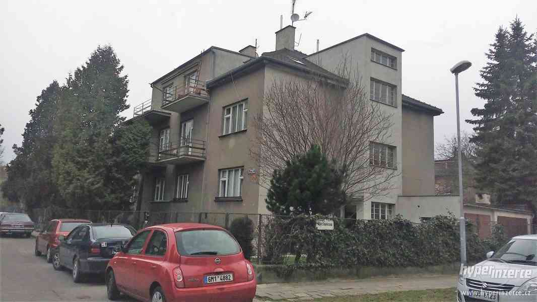 Prodej reálné 1/3 RD s pozemkem v Olomouci - foto 1