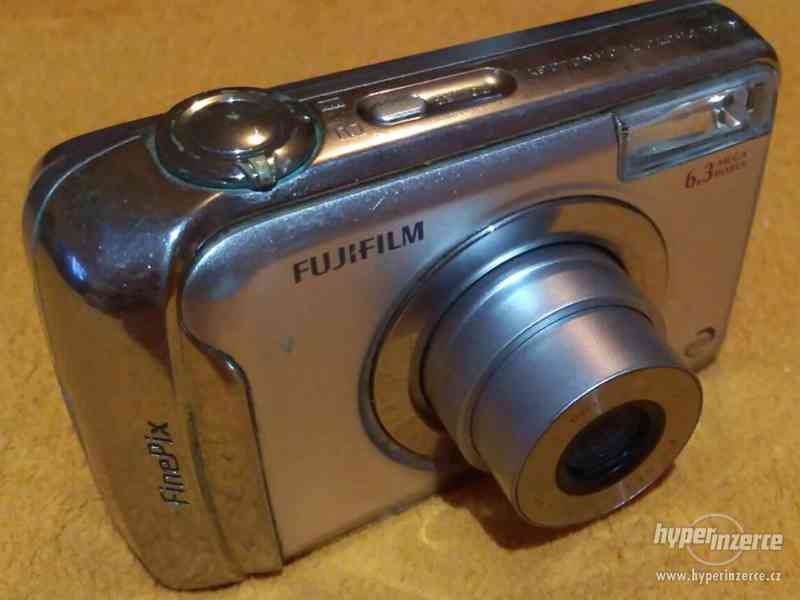 Digitální foťák a kamera Fujifilm FinePix A610 - k opravě!