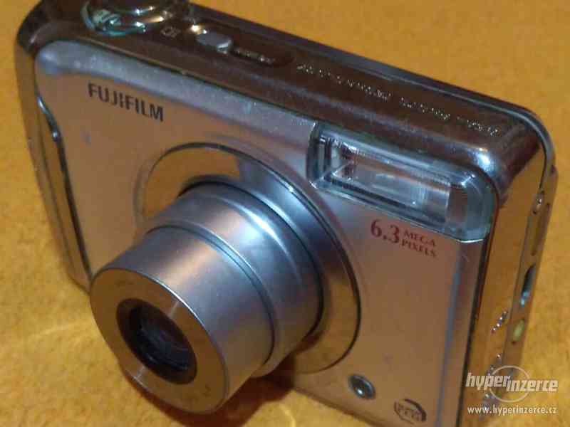 Digitální foťák a kamera Fujifilm FinePix A610 - k opravě! - foto 2