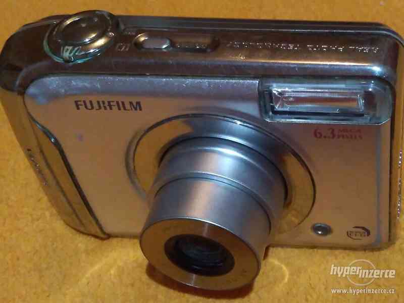 Digitální foťák a kamera Fujifilm FinePix A610 - k opravě! - foto 5