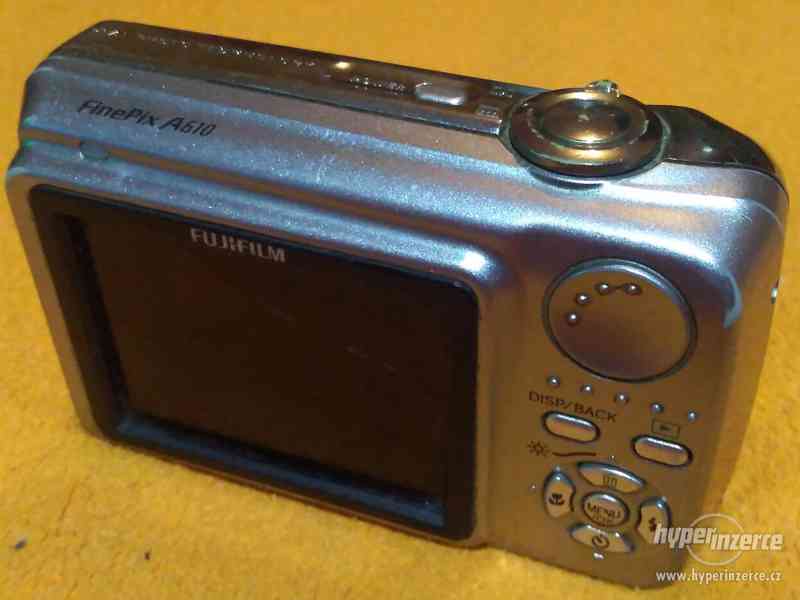 Digitální foťák a kamera Fujifilm FinePix A610 - k opravě! - foto 9