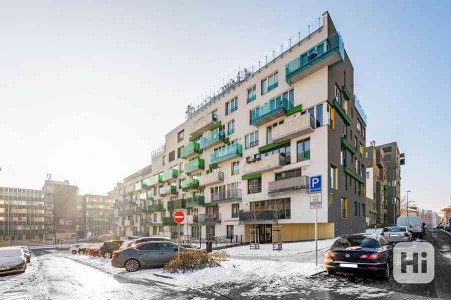 Moderní nízkoenergetický byt 1+kk, 32m2, s předzahrádkou 22 m2, Praha 10-Vršovice, Archangelská - foto 21
