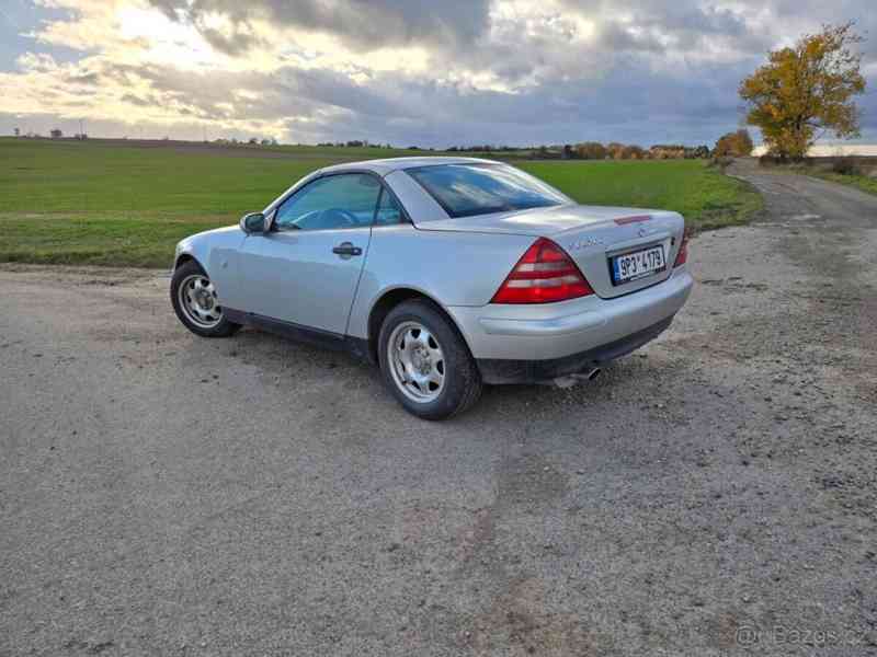 Mercedes-Benz 200 z roku 1998 – Německá legenda - foto 10