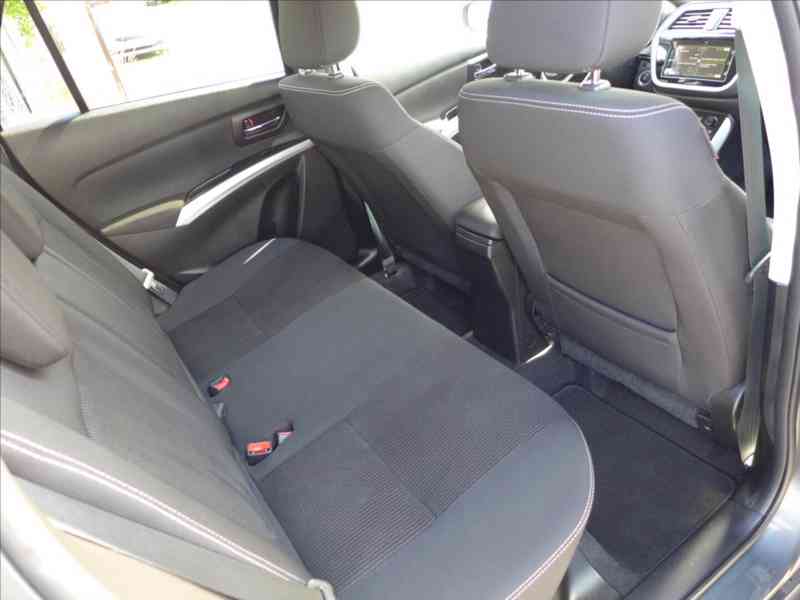 Suzuki SX4 S-Cross 1,6 DDiS 4X4 VÝHŘEV KAMERA - foto 9
