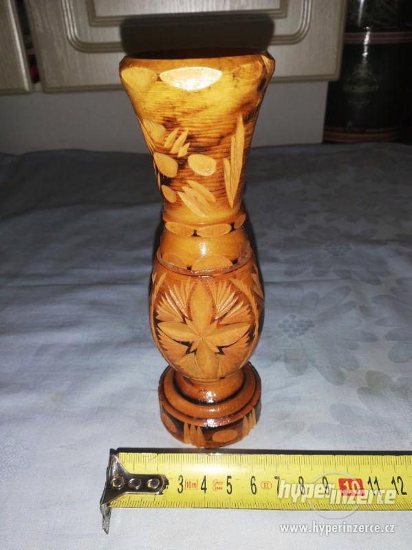 Váza - dřevěná - vyřezáváná - zdobená - foto 1