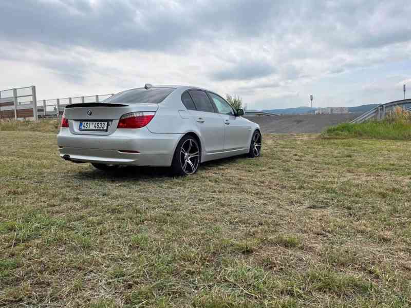 BMW Řada 5 3,0   E60 530d - foto 2