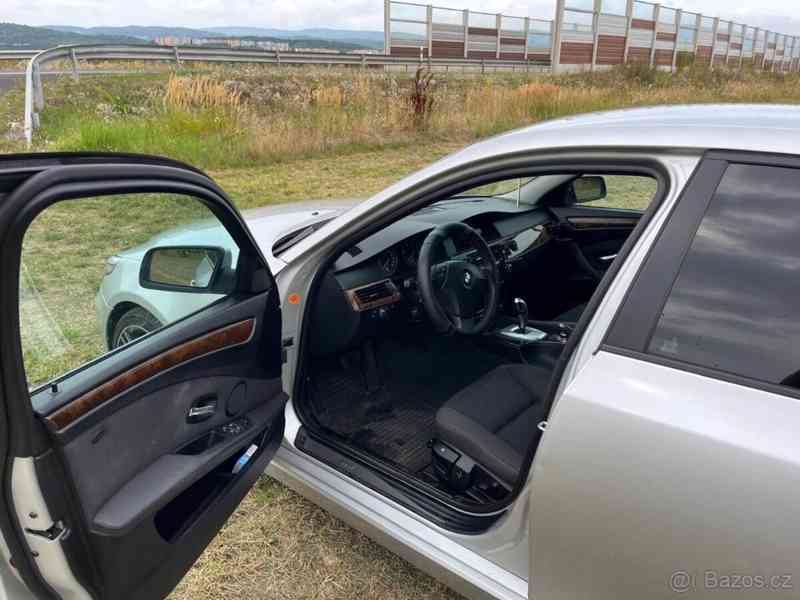BMW Řada 5 3,0   E60 530d - foto 4