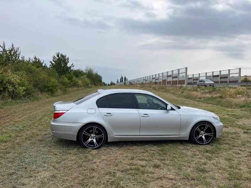 BMW Řada 5 3,0   E60 530d - foto 5