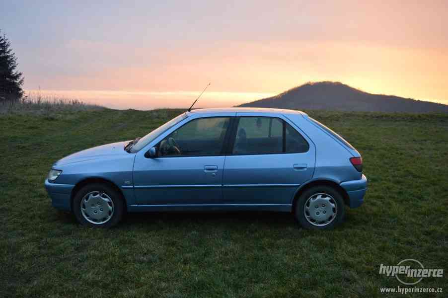 Peugeot 306 1.4i, nová STK, super stav, garážováno - foto 8