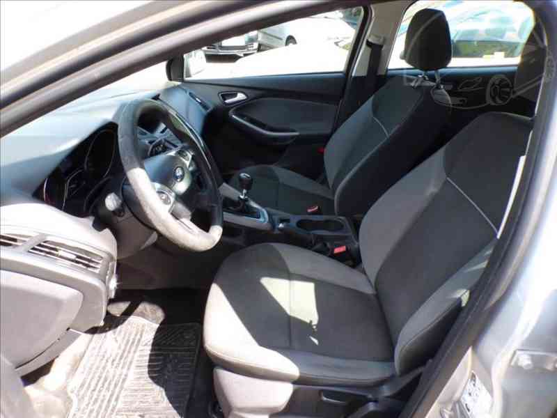 Ford Focus 1,6 TDCI - foto 7