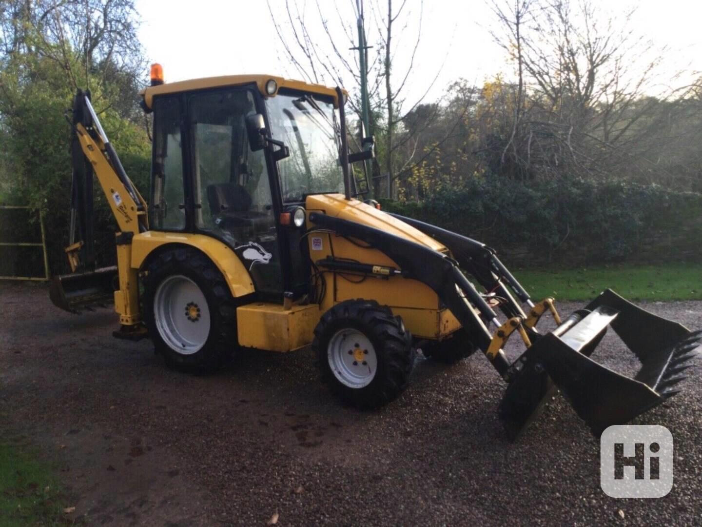 Top stav rýpadlo -nakladač Lewis Badger JCB 4 4x4 - foto 1