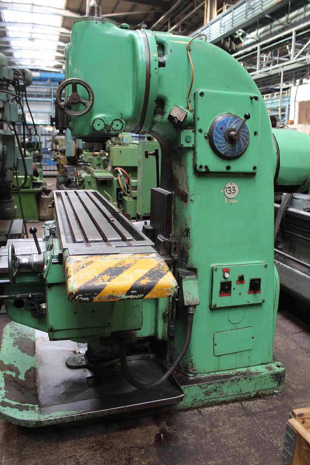 Svislá frézka FA 4V - foto 1