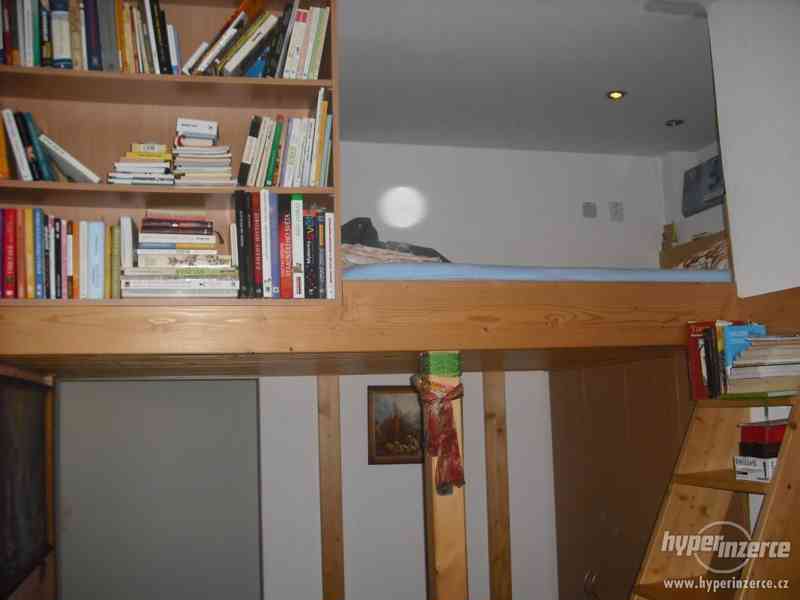 Nabízím podkrovní 1+1 v Plzni i se zařízením - foto 8