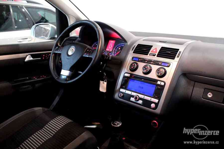 VW Touran 2.0 TDI Navi HIG. Tažné zařízení - foto 32