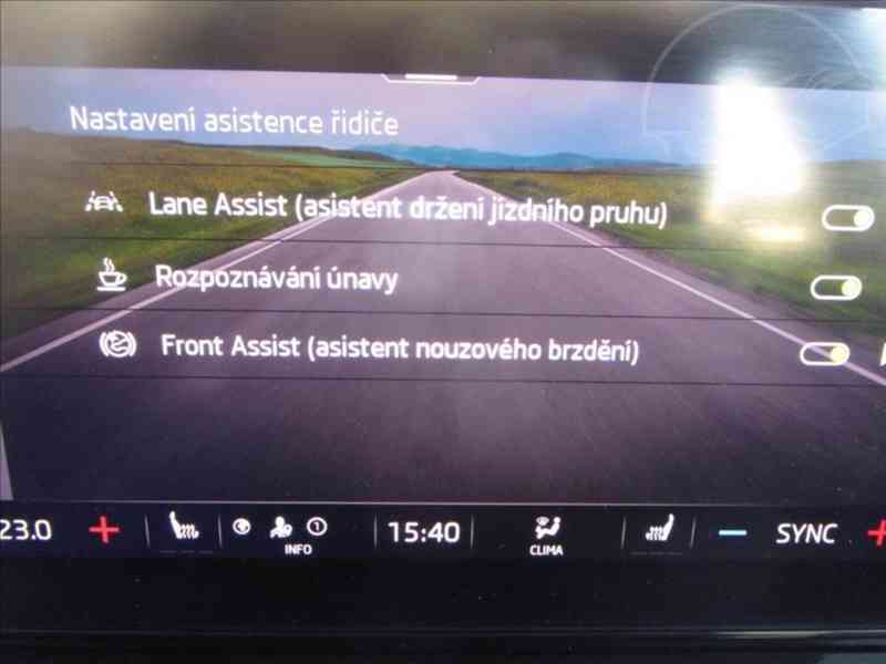 koda Octavia 2,0 TDI DSG Style,1.MAJITEL ČR-DPH - foto 7