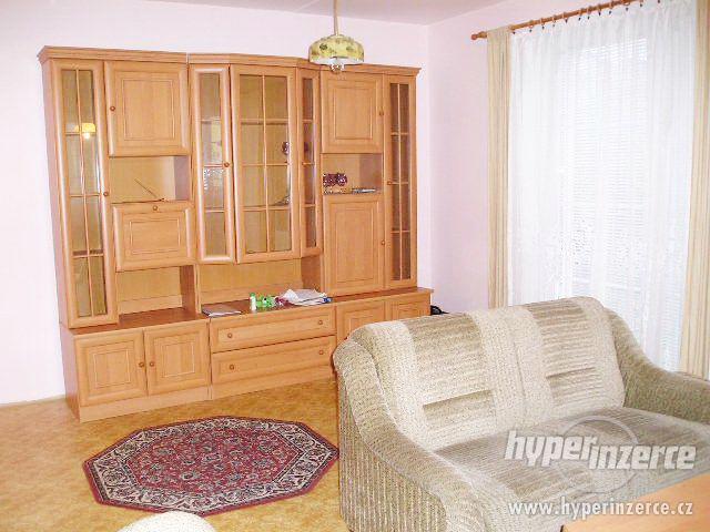 Pěkný RD 4+kk/T, 180 m2, Praha 10 – Petrovice - foto 2