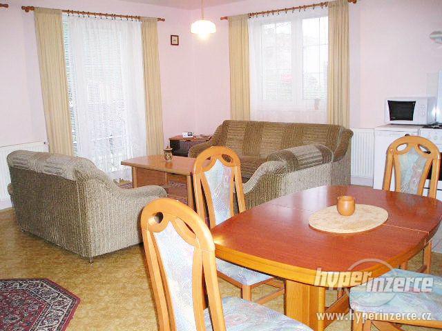Pěkný RD 4+kk/T, 180 m2, Praha 10 – Petrovice - foto 3