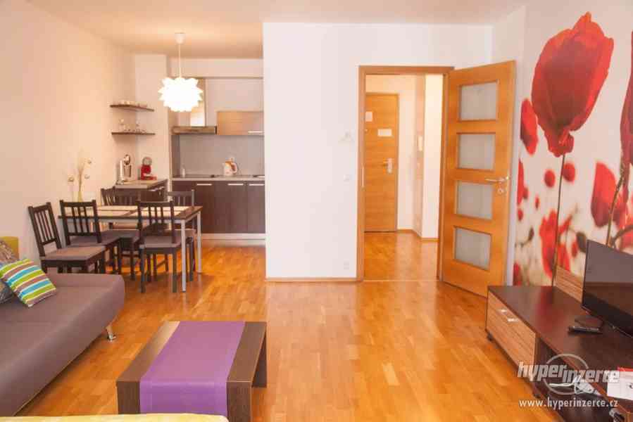Pronájem bytu 2+kk bez realitky. Rezidence Andel City. - foto 6