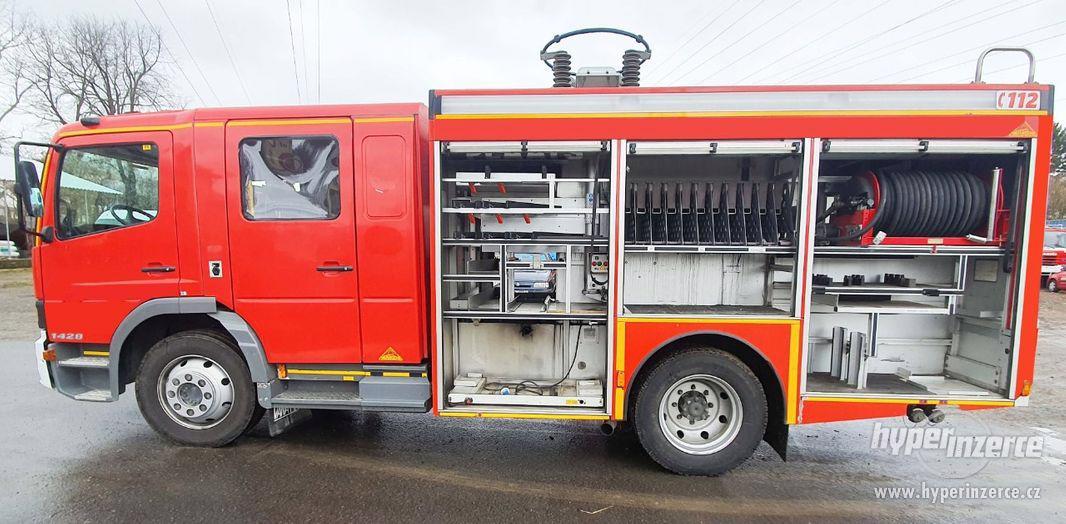Prodáme hasičské  Mercedes Atego 1428 F,  2400L - foto 4