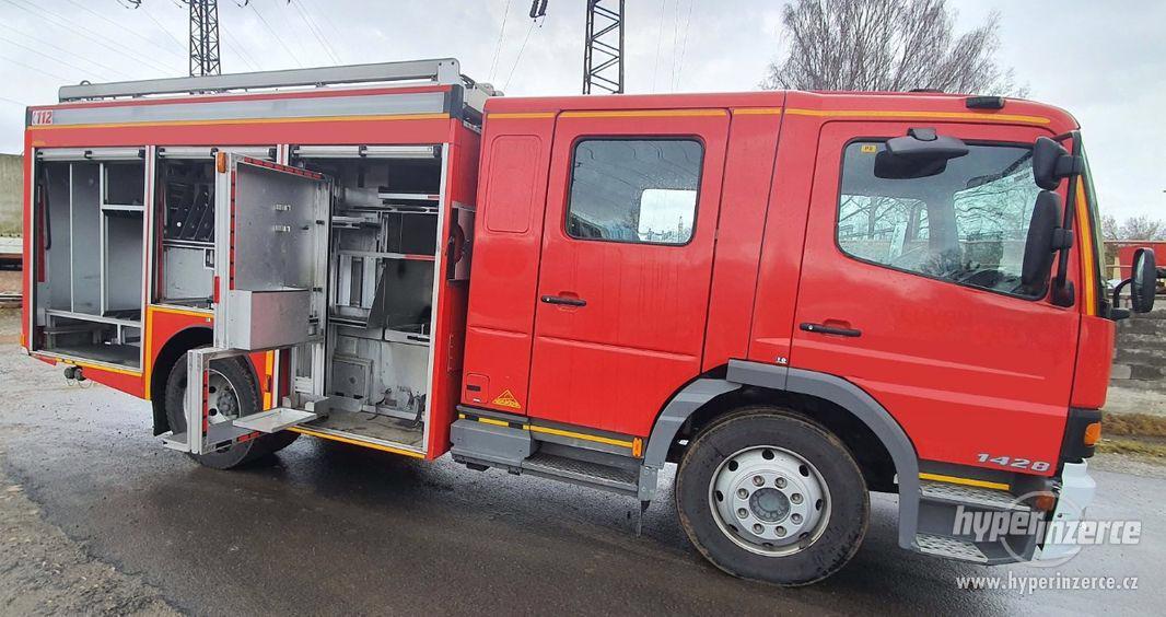Prodáme hasičské  Mercedes Atego 1428 F,  2400L - foto 5