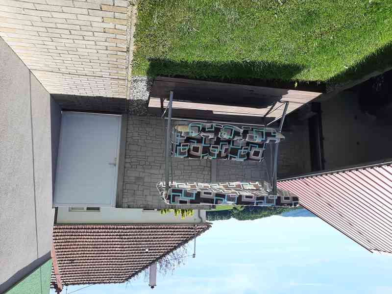 Zahradní houpačka