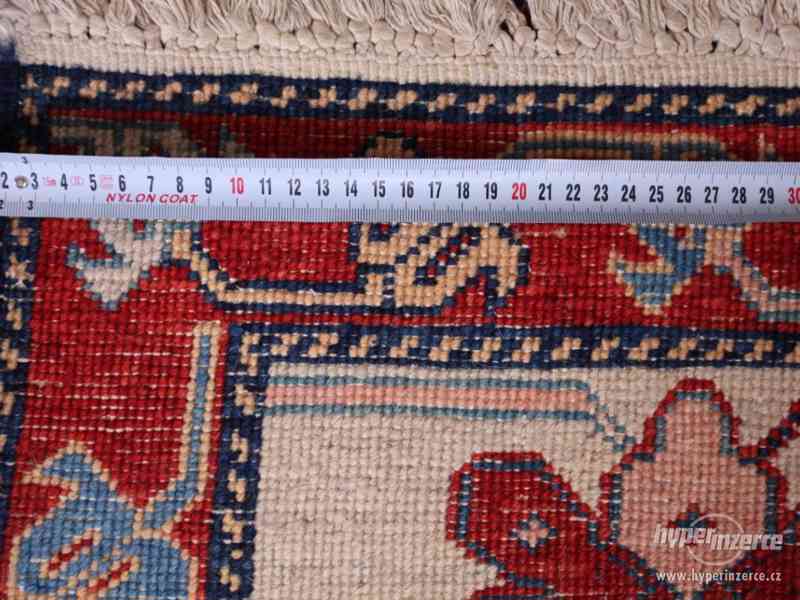 Ručně vázaný zakavkazký koberec Kazak 450 x 303 cm - foto 5