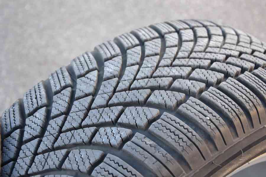 NOVÁ zimní ALU sada Š.Kamiq/Scala+195/60R16 Bridgestone - foto 18