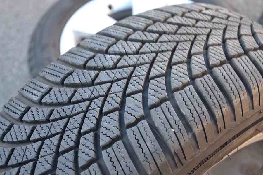 NOVÁ zimní ALU sada Š.Kamiq/Scala+195/60R16 Bridgestone - foto 17