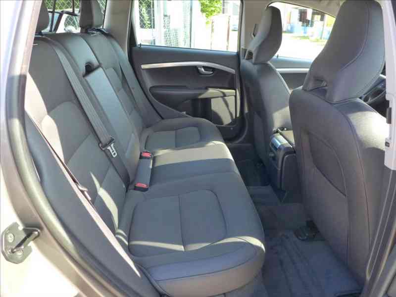 Volvo XC70 2,4 D 4X4, PLNÝ SERVIS, TOP - foto 9