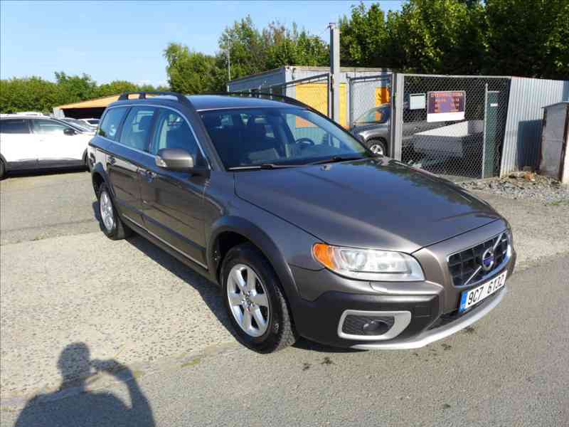 Volvo XC70 2,4 D 4X4, PLNÝ SERVIS, TOP - foto 2