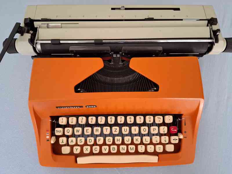 Psací stroj Consul 2226 - foto 2