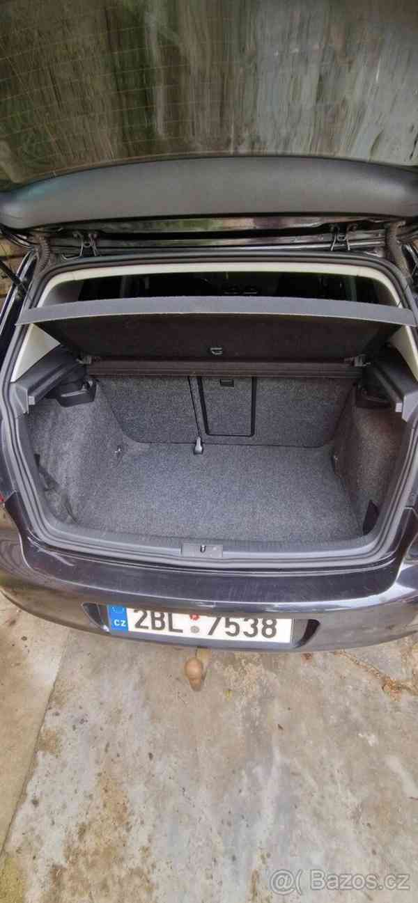 Volkswagen Golf 2,0   Tdi highline, tažné, klima - foto 9