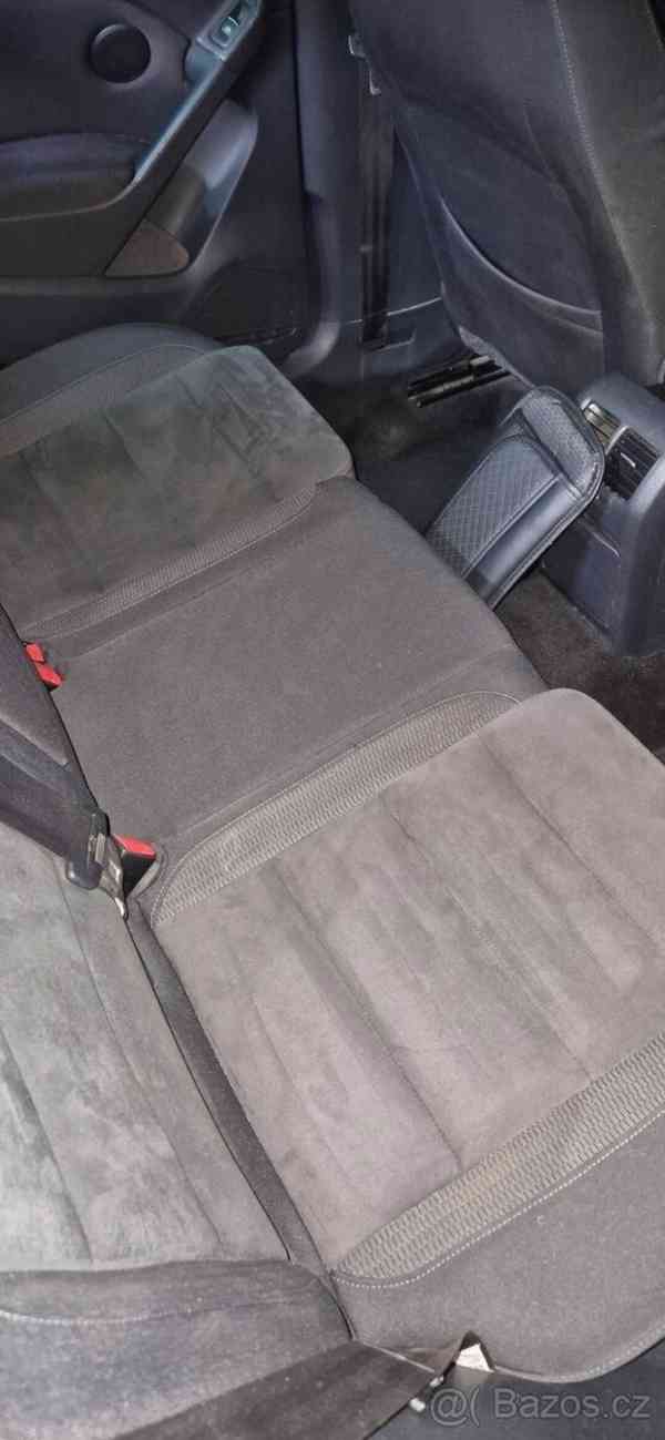 Volkswagen Golf 2,0   Tdi highline, tažné, klima - foto 4