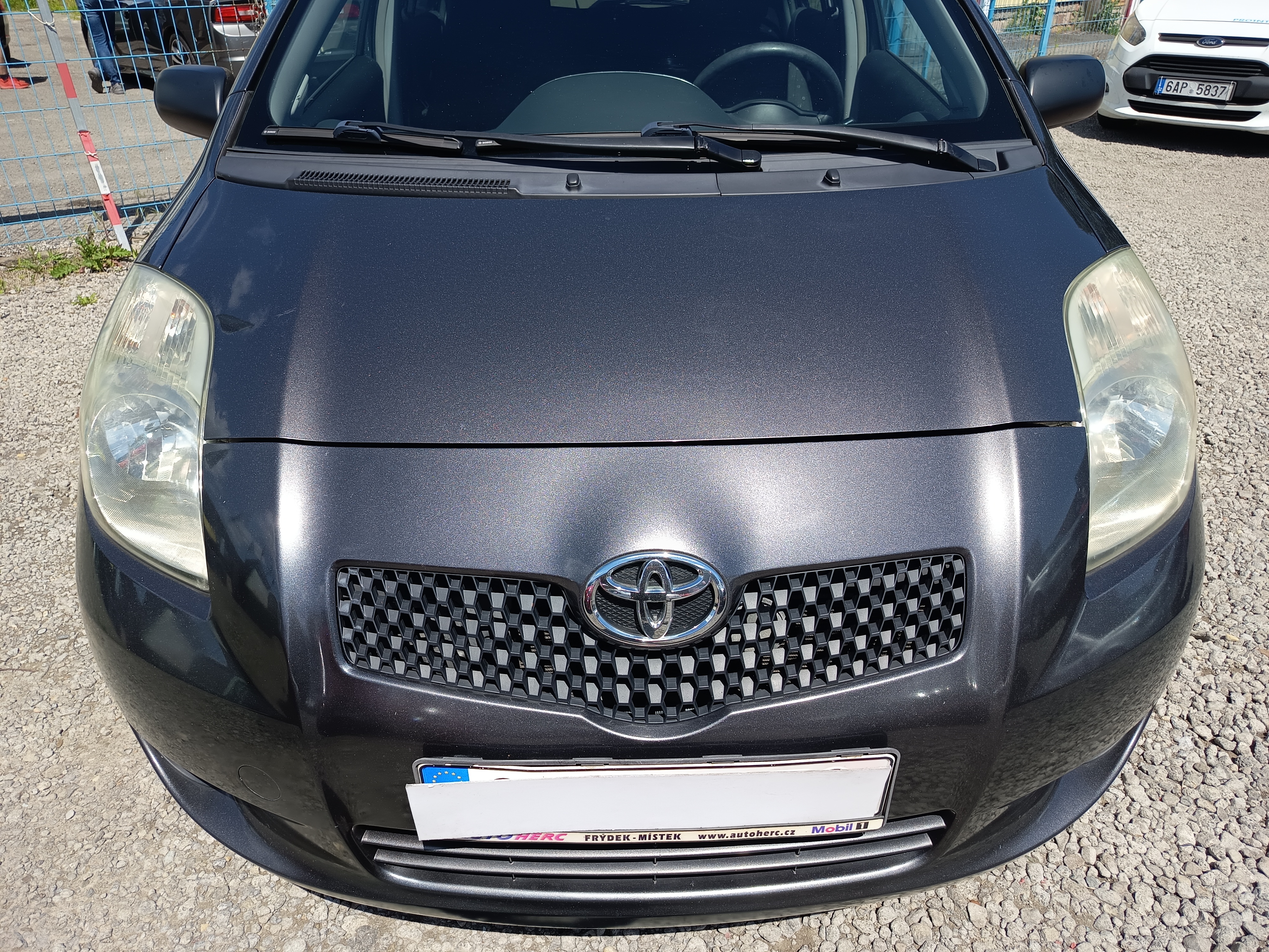 Toyota Yaris 1,3VVT-i Comfort ČR  - foto 4