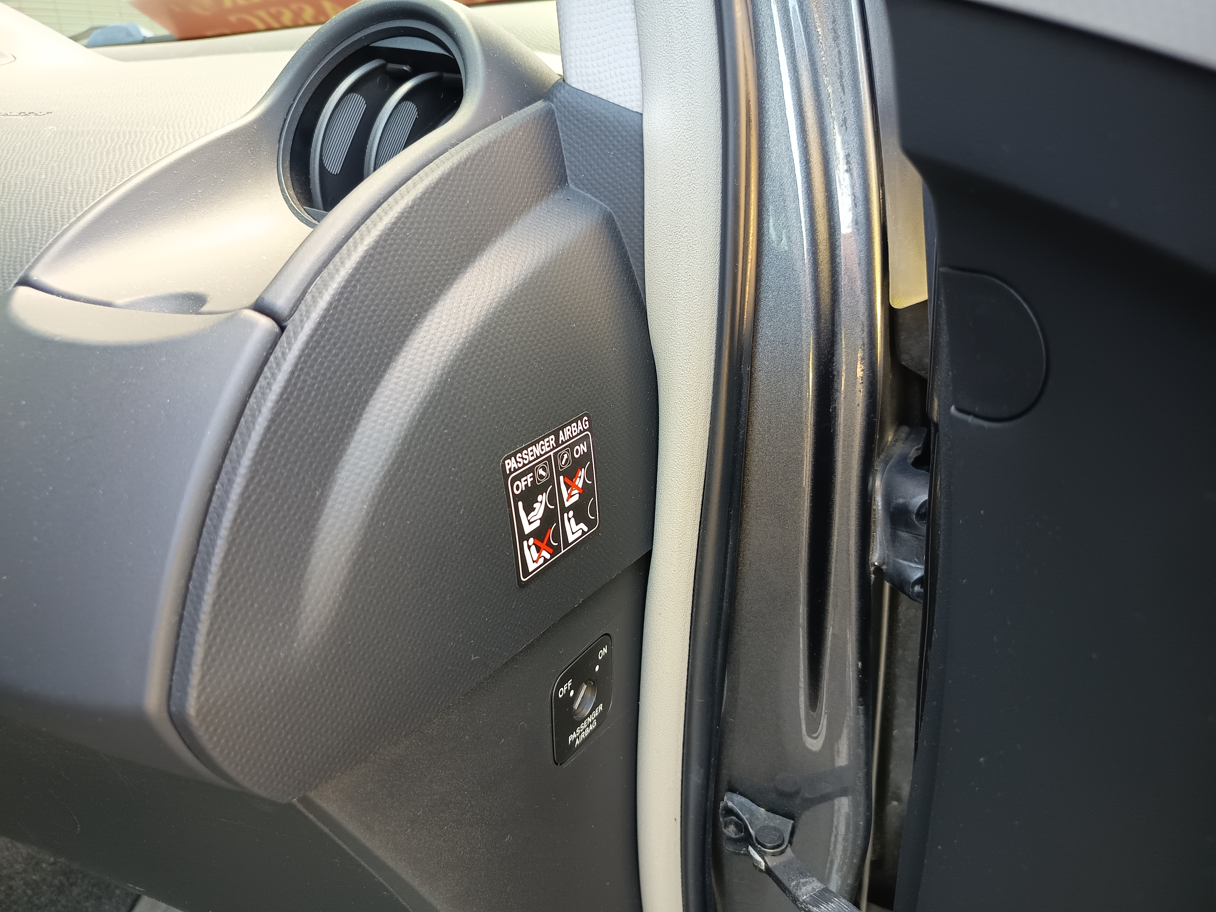Toyota Yaris 1,3VVT-i Comfort ČR  - foto 20