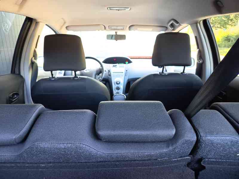 Toyota Yaris 1,3VVT-i Comfort ČR  - foto 19