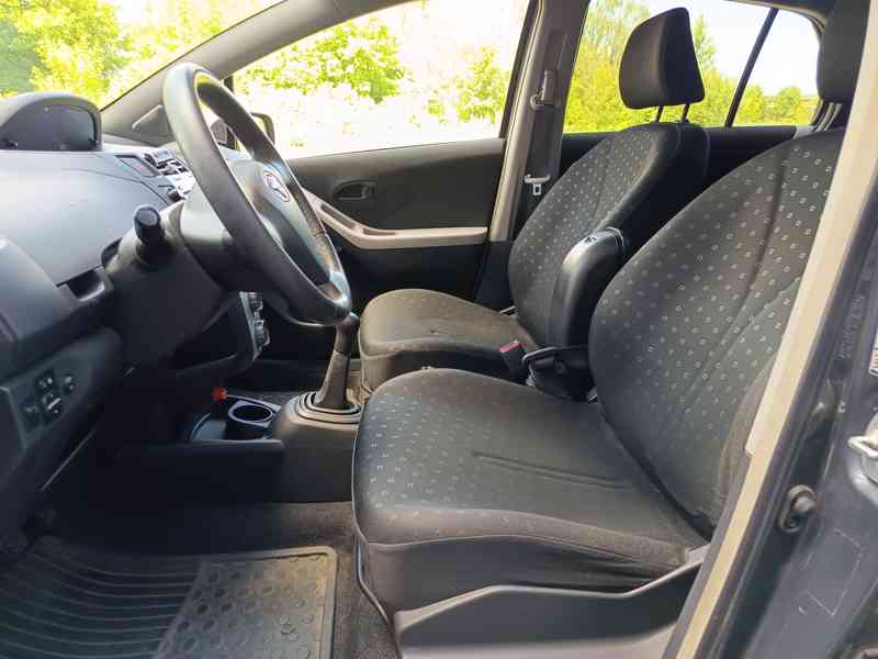 Toyota Yaris 1,3VVT-i Comfort ČR  - foto 21