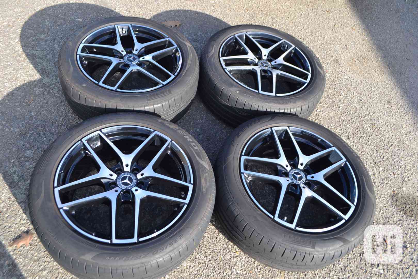 MB GLC coupe -Téměř NOVÁ letní Alu sada AMG 235/50R19 - foto 1