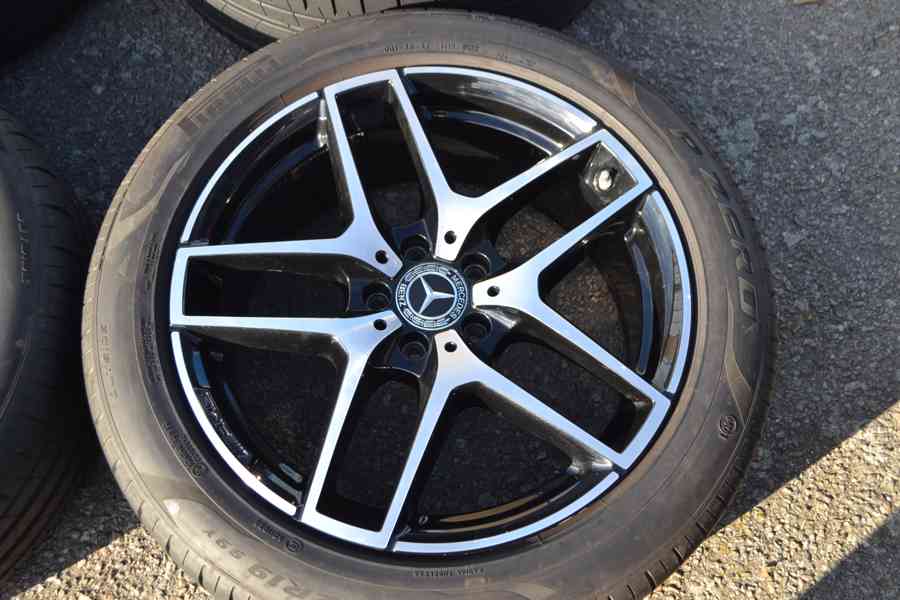 MB GLC coupe -Téměř NOVÁ letní Alu sada AMG 235/50R19 - foto 12