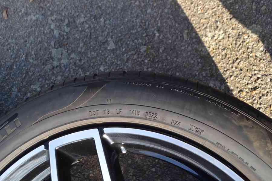 MB GLC coupe -Téměř NOVÁ letní Alu sada AMG 235/50R19 - foto 3