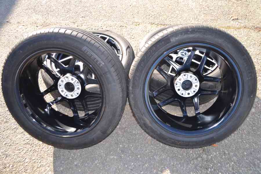 MB GLC coupe -Téměř NOVÁ letní Alu sada AMG 235/50R19 - foto 13