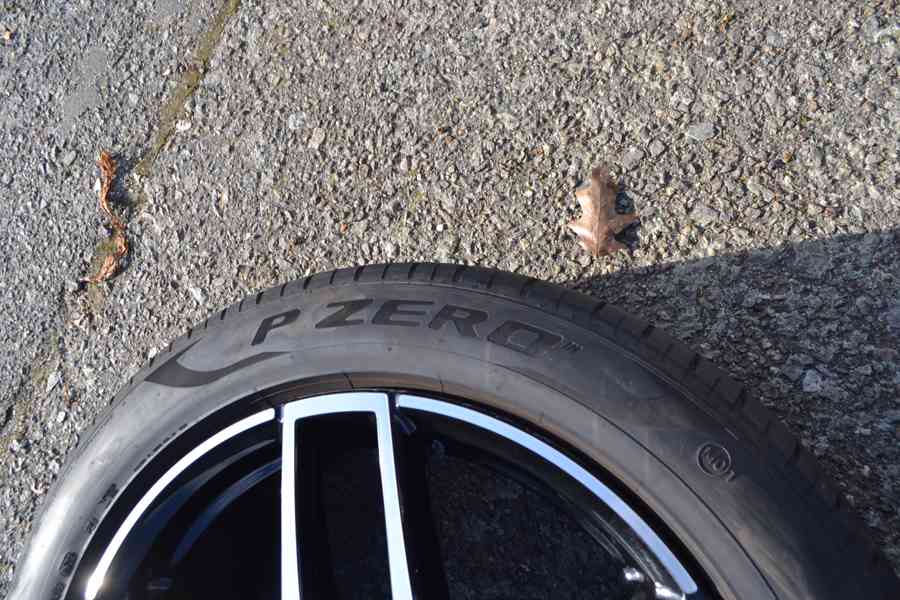 MB GLC coupe -Téměř NOVÁ letní Alu sada AMG 235/50R19 - foto 7