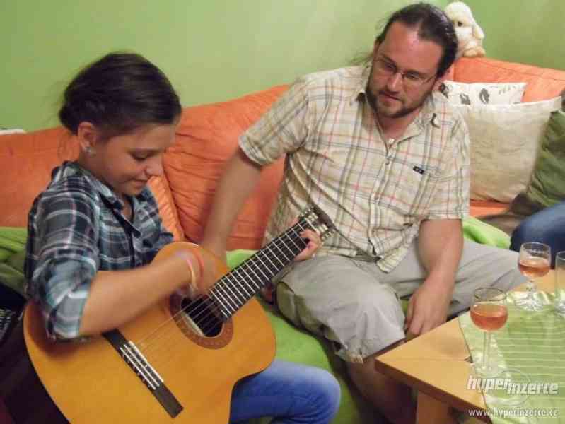 Nabízím své služby soukrromého učitele hry na kytaru... - foto 2