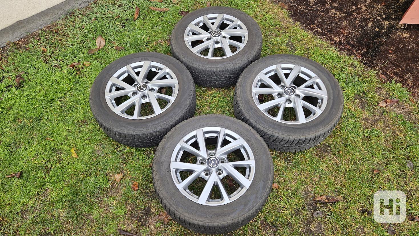 Mazda 3 zimní kola pneumatiky Nokian 205/60R16 elektrony 16" - foto 1