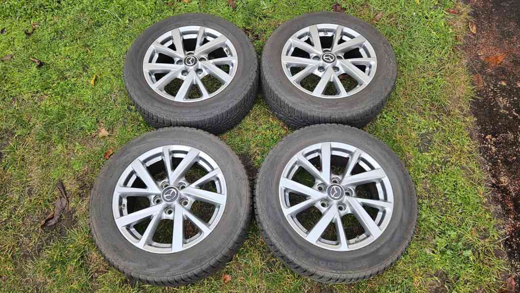 Mazda 3 zimní kola pneumatiky Nokian 205/60R16 elektrony 16" - foto 2