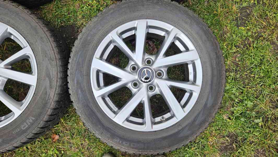 Mazda 3 zimní kola pneumatiky Nokian 205/60R16 elektrony 16" - foto 4