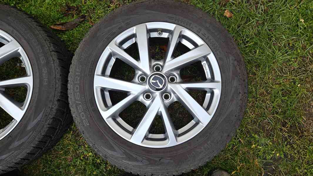 Mazda 3 zimní kola pneumatiky Nokian 205/60R16 elektrony 16" - foto 5