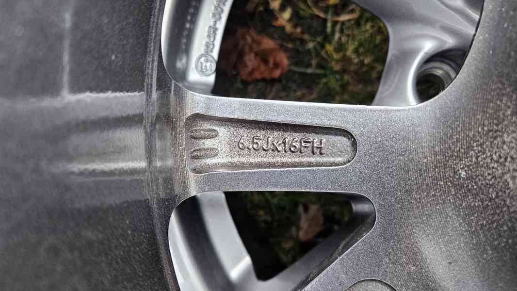 Mazda 3 zimní kola pneumatiky Nokian 205/60R16 elektrony 16" - foto 11