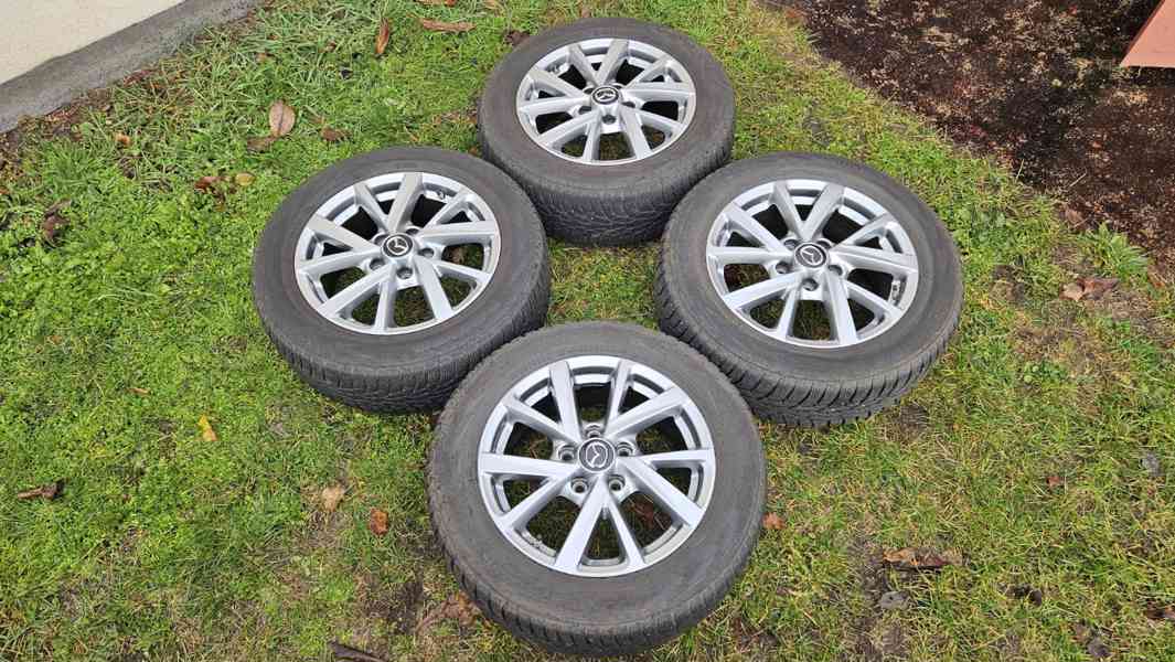 Mazda 3 zimní kola pneumatiky Nokian 205/60R16 elektrony 16" - foto 1